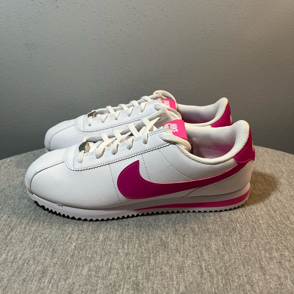 Nike Cortez GS White Laser Fuchsia Size 7Y/Women 8.5 DM0950-104 - Picture 4 of 11